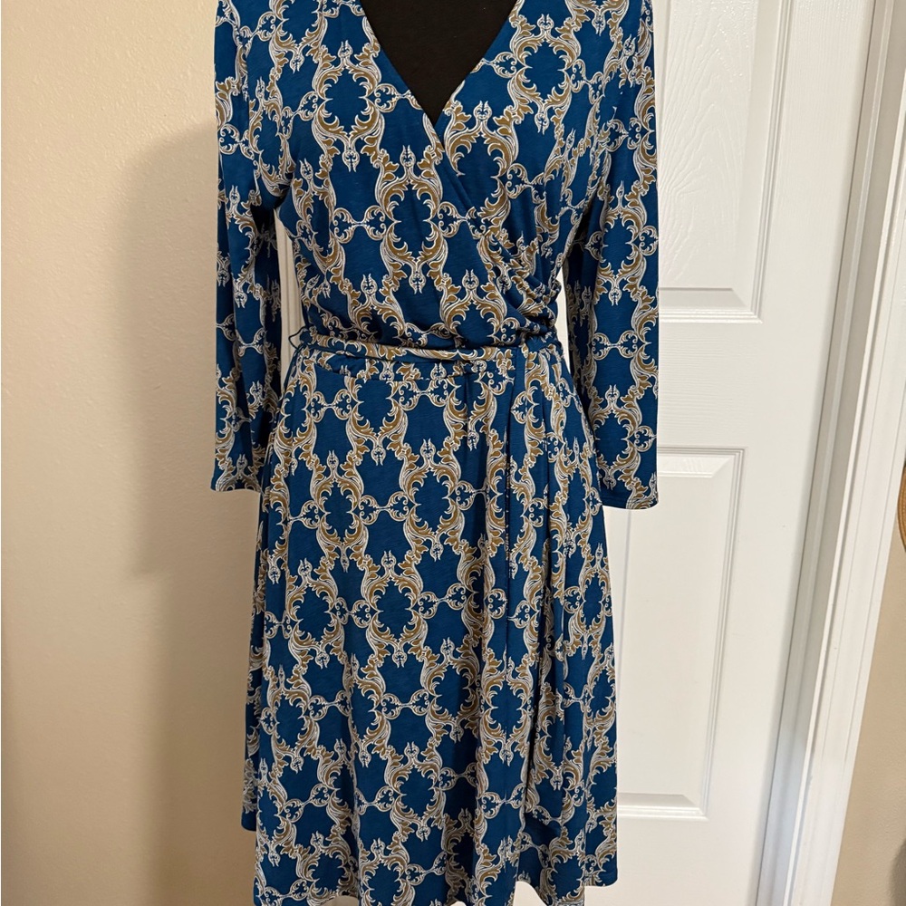 Mi Elegant Blue and Cream Long Sleeve Dress